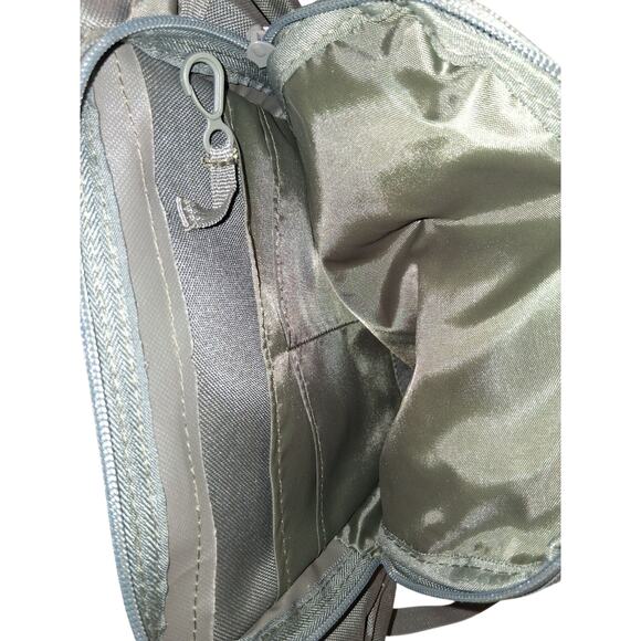 NWT Outdoor Products Quest 29 Ltr Unisex Green Backpack for travel school hikes - Picture 5 of 6